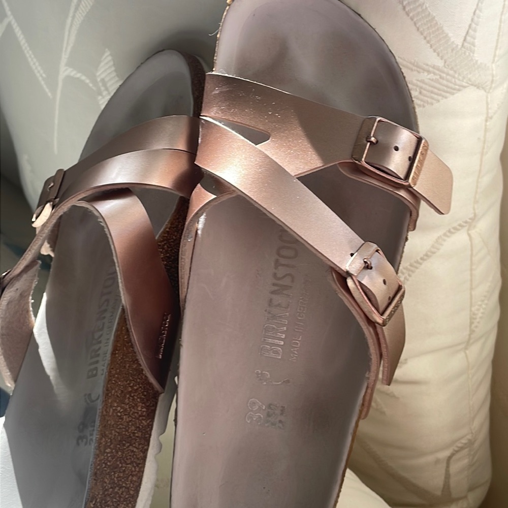 Rose gold, slide, size 39 which fits a size 8 womens